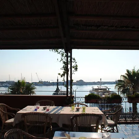 Hotel Petit 3*