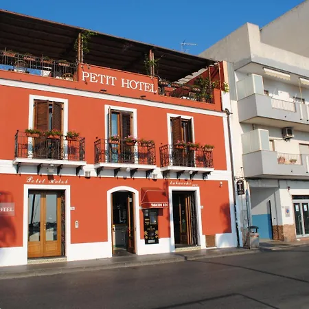 Petit Hotel