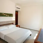 Petit Hotel