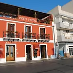 Petit Hotel