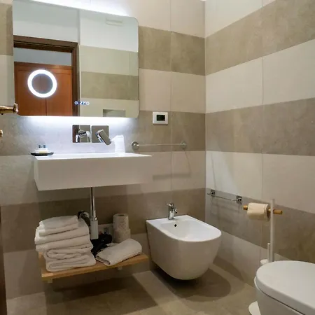Hotel Petit 3*