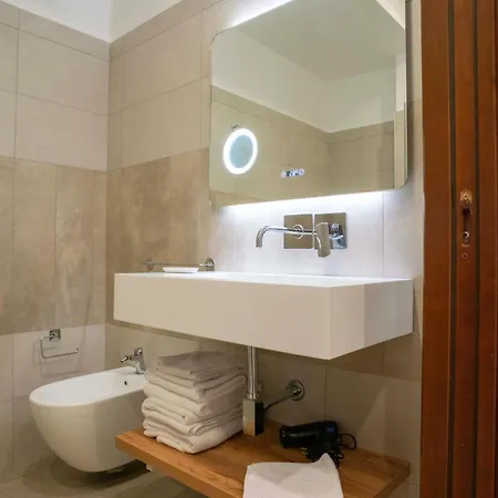 Petit Hotel