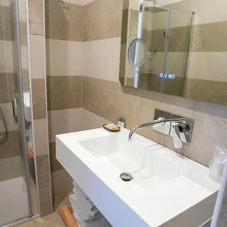 Hotel Petit 3*