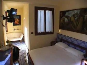 Petit 3* Milazzo